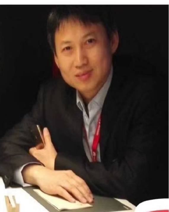 王偉
